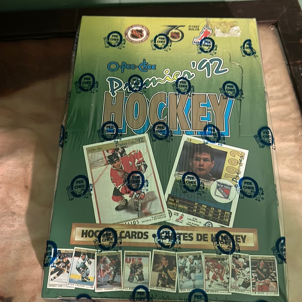 1992-93 O-Pee-Cher Premier Hockey sealed box